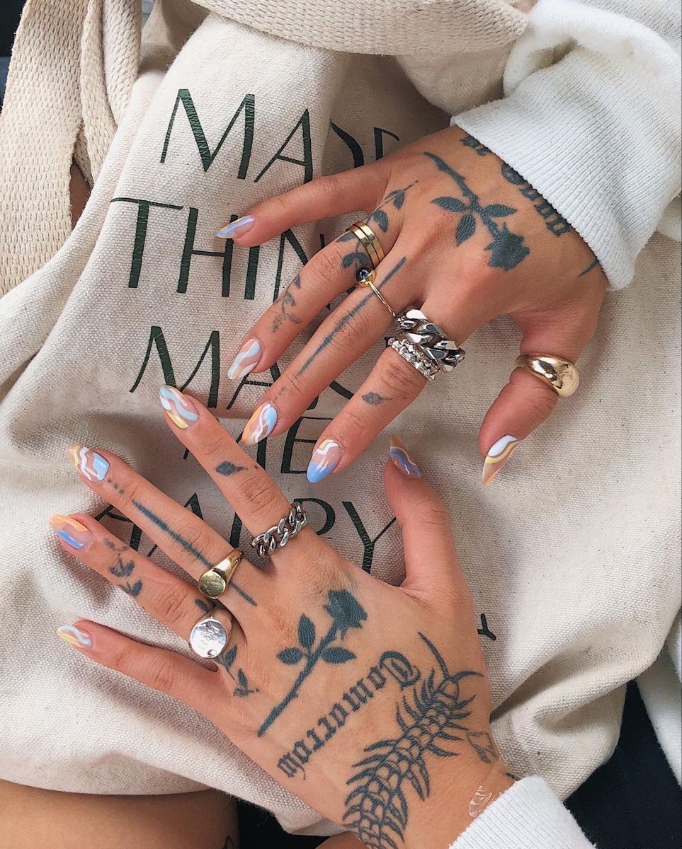 hands tattoo girls